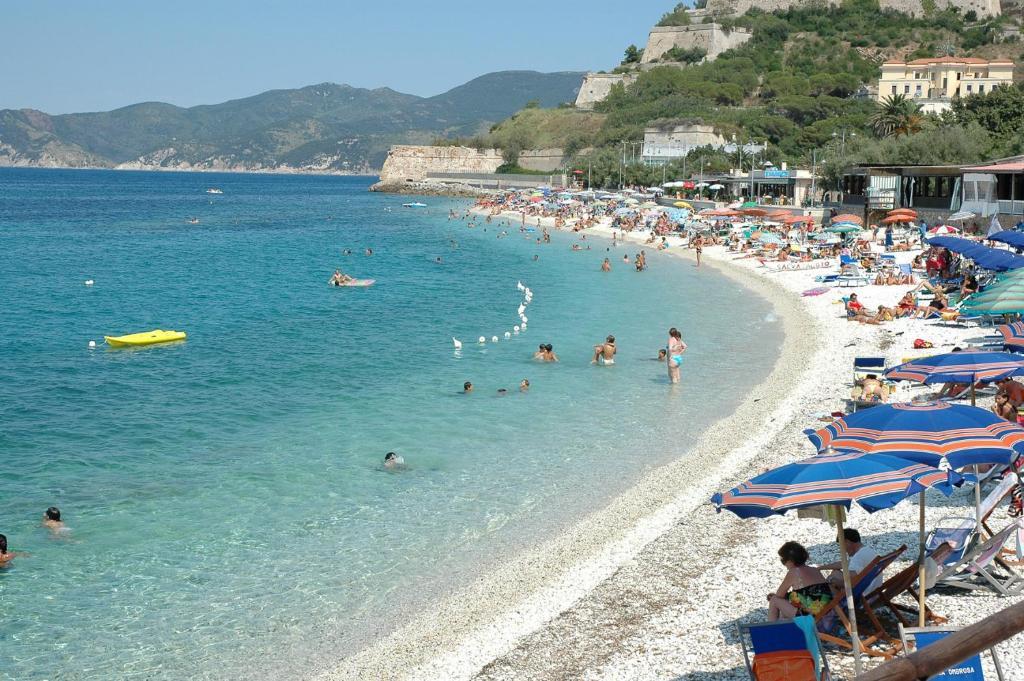 Hotel Crystal Portoferraio Ngoại thất bức ảnh